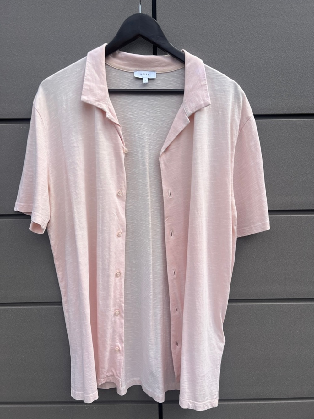 Reiss Men's Light Pink salmon colored Short-Sleeve Button-Down Shirt